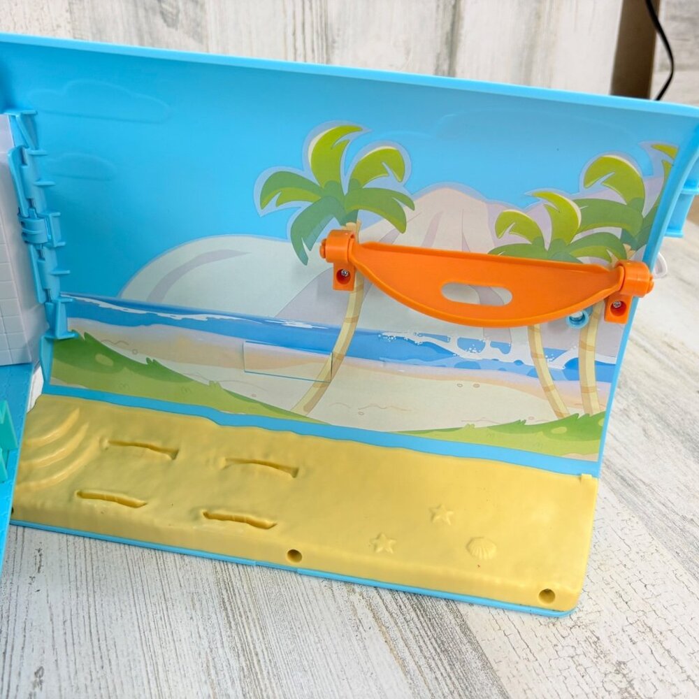 Bluey 3-in-1 Transforming Plane Figure Playset Airplane ONLY Boat Resort NEW - Picture 7 of 13